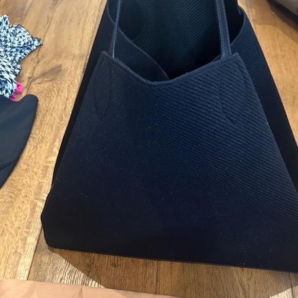 Alaia Elegant Black Tote with White Accents - Picture 8 of 12